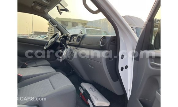 Buy Import Nissan Urvan White Car in Import - Dubai in Ashanti Buy Import Nissan Urvan White Car in Import - Dubai in Ashanti