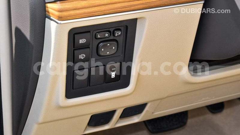 Big with watermark toyota prado ashanti import dubai 57023