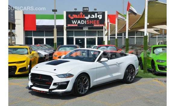 Ra Imported Ford Mustang funfun Ọkọ̀ in Import - Dubai ni Ashanti Ra Imported Ford Mustang funfun Ọkọ̀ in Import - Dubai ni Ashanti