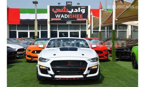 Ra Imported Ford Mustang funfun Ọkọ̀ in Import - Dubai ni Ashanti Ra Imported Ford Mustang funfun Ọkọ̀ in Import - Dubai ni Ashanti
