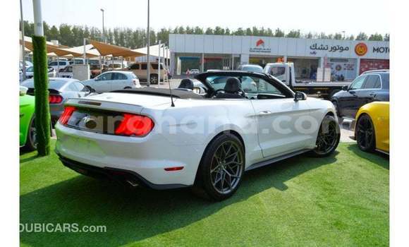 Ra Imported Ford Mustang funfun Ọkọ̀ in Import - Dubai ni Ashanti Ra Imported Ford Mustang funfun Ọkọ̀ in Import - Dubai ni Ashanti