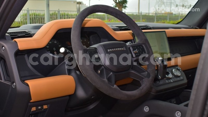 Big with watermark land rover defender ashanti import dubai 57047