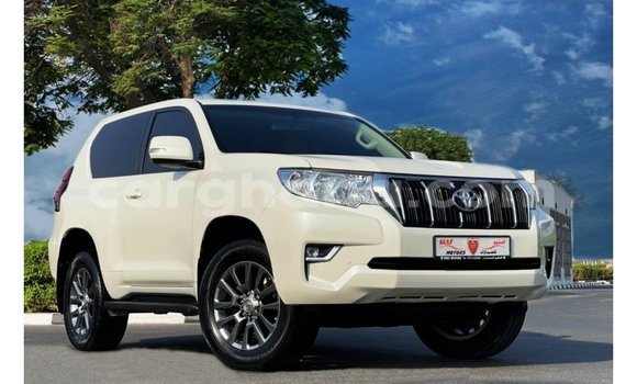 Sayi Imported Toyota Prado White Mota in Import - Dubai a Ashanti