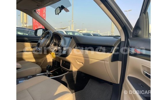 Sayi Imported Mitsubishi Outlander Azurfa Mota in Import - Dubai a Ashanti Sayi Imported Mitsubishi Outlander Azurfa Mota in Import - Dubai a Ashanti