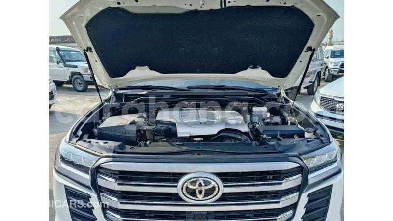 Big with watermark toyota land cruiser ashanti import dubai 57060