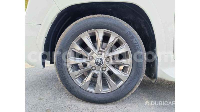 Big with watermark toyota land cruiser ashanti import dubai 57060