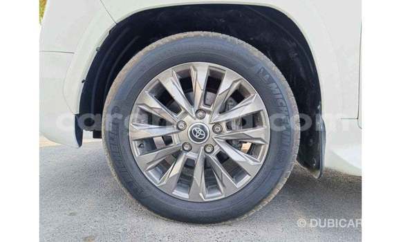 Buy Import Toyota Land Cruiser White Car in Import - Dubai in Ashanti Buy Import Toyota Land Cruiser White Car in Import - Dubai in Ashanti