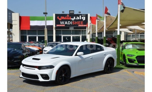 Ra Imported Dodge Charger funfun Ọkọ̀ in Import - Dubai ni Ashanti