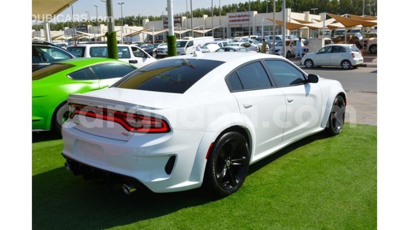 Big with watermark dodge charger ashanti import dubai 57066