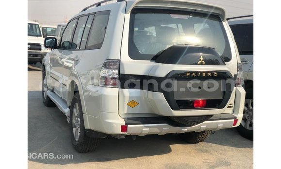 Sayi Imported Mitsubishi Pajero White Mota in Import - Dubai a Ashanti Sayi Imported Mitsubishi Pajero White Mota in Import - Dubai a Ashanti