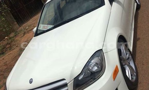 Sayi Na hannu Mercedes‒Benz C–Class White Mota in Accra a Greater Accra Sayi Na hannu Mercedes‒Benz C–Class White Mota in Accra a Greater Accra