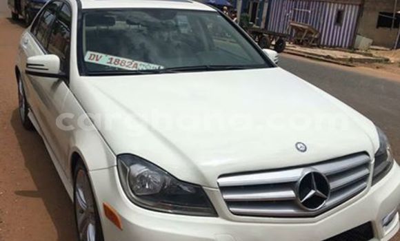 Sayi Na hannu Mercedes‒Benz C–Class White Mota in Accra a Greater Accra Sayi Na hannu Mercedes‒Benz C–Class White Mota in Accra a Greater Accra