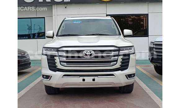 Buy Import Toyota Land Cruiser White Car in Import - Dubai in Ashanti Buy Import Toyota Land Cruiser White Car in Import - Dubai in Ashanti