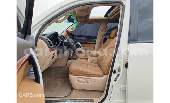 Buy Import Toyota Land Cruiser White Car in Import - Dubai in Ashanti Buy Import Toyota Land Cruiser White Car in Import - Dubai in Ashanti