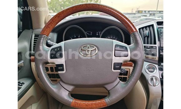 Buy Import Toyota Land Cruiser White Car in Import - Dubai in Ashanti Buy Import Toyota Land Cruiser White Car in Import - Dubai in Ashanti