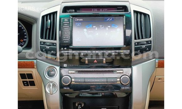 Buy Import Toyota Land Cruiser White Car in Import - Dubai in Ashanti Buy Import Toyota Land Cruiser White Car in Import - Dubai in Ashanti