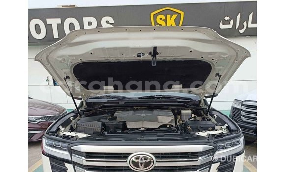 Buy Import Toyota Land Cruiser White Car in Import - Dubai in Ashanti Buy Import Toyota Land Cruiser White Car in Import - Dubai in Ashanti