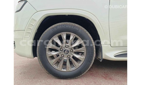 Buy Import Toyota Land Cruiser White Car in Import - Dubai in Ashanti Buy Import Toyota Land Cruiser White Car in Import - Dubai in Ashanti