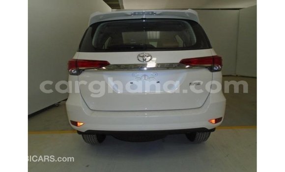 Sayi Imported Toyota Fortuner White Mota in Import - Dubai a Ashanti Sayi Imported Toyota Fortuner White Mota in Import - Dubai a Ashanti
