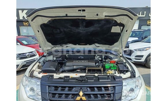 Buy Import Mitsubishi Pajero White Car in Import - Dubai in Ashanti Buy Import Mitsubishi Pajero White Car in Import - Dubai in Ashanti