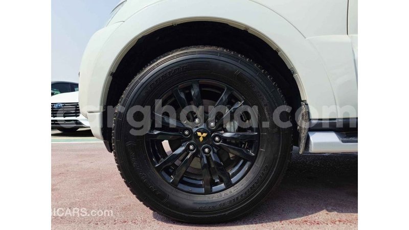 Big with watermark mitsubishi pajero ashanti import dubai 57080