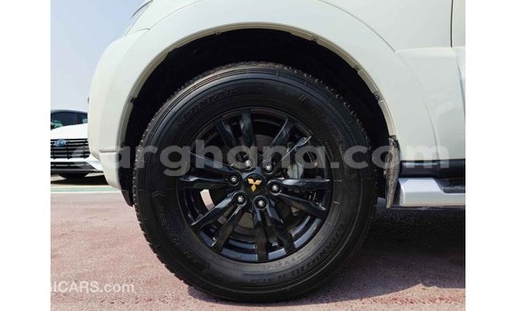 Buy Import Mitsubishi Pajero White Car in Import - Dubai in Ashanti Buy Import Mitsubishi Pajero White Car in Import - Dubai in Ashanti