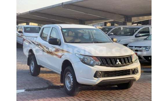 Buy Import Mitsubishi L200 White Car in Import - Dubai in Ashanti