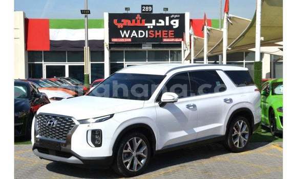 Sayi Imported Hyundai Accent White Mota in Import - Dubai a Ashanti