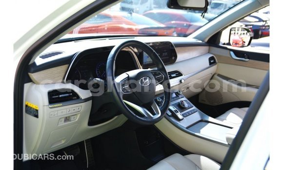 Ra Imported Hyundai Accent funfun Ọkọ̀ in Import - Dubai ni Ashanti Ra Imported Hyundai Accent funfun Ọkọ̀ in Import - Dubai ni Ashanti