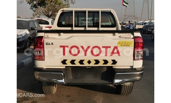 Ra Imported Toyota Hilux funfun Ọkọ̀ in Import - Dubai ni Ashanti Ra Imported Toyota Hilux funfun Ọkọ̀ in Import - Dubai ni Ashanti