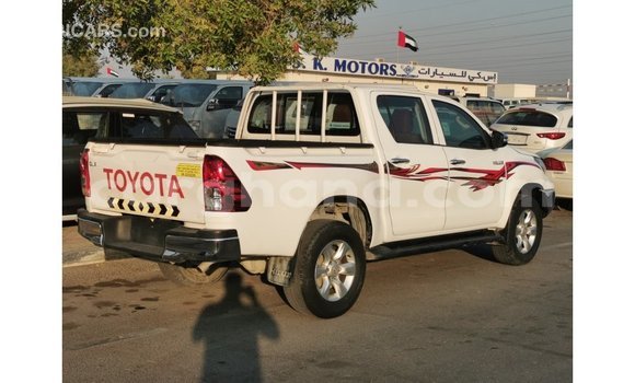 Ra Imported Toyota Hilux funfun Ọkọ̀ in Import - Dubai ni Ashanti Ra Imported Toyota Hilux funfun Ọkọ̀ in Import - Dubai ni Ashanti