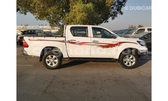 Ra Imported Toyota Hilux funfun Ọkọ̀ in Import - Dubai ni Ashanti Ra Imported Toyota Hilux funfun Ọkọ̀ in Import - Dubai ni Ashanti