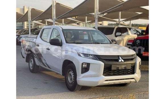 Ra Imported Mitsubishi L200 funfun Ọkọ̀ in Import - Dubai ni Ashanti Ra Imported Mitsubishi L200 funfun Ọkọ̀ in Import - Dubai ni Ashanti