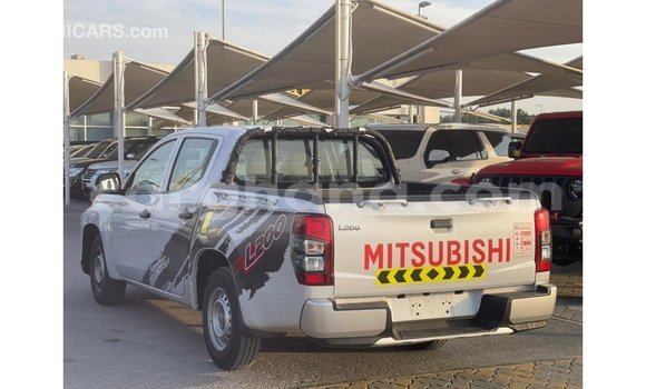 Ra Imported Mitsubishi L200 funfun Ọkọ̀ in Import - Dubai ni Ashanti Ra Imported Mitsubishi L200 funfun Ọkọ̀ in Import - Dubai ni Ashanti