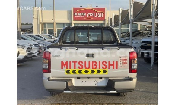 Ra Imported Mitsubishi L200 funfun Ọkọ̀ in Import - Dubai ni Ashanti Ra Imported Mitsubishi L200 funfun Ọkọ̀ in Import - Dubai ni Ashanti
