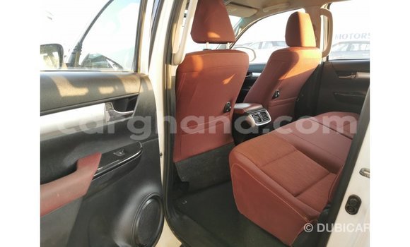 Ra Imported Toyota Hilux funfun Ọkọ̀ in Import - Dubai ni Ashanti Ra Imported Toyota Hilux funfun Ọkọ̀ in Import - Dubai ni Ashanti