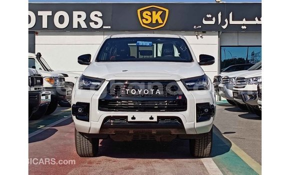 Buy Import Toyota Hilux White Car in Import - Dubai in Ashanti Buy Import Toyota Hilux White Car in Import - Dubai in Ashanti