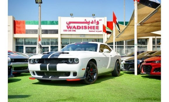 Ra Imported Dodge Challenger funfun Ọkọ̀ in Import - Dubai ni Ashanti Ra Imported Dodge Challenger funfun Ọkọ̀ in Import - Dubai ni Ashanti