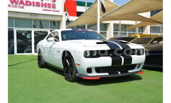 Ra Imported Dodge Challenger funfun Ọkọ̀ in Import - Dubai ni Ashanti Ra Imported Dodge Challenger funfun Ọkọ̀ in Import - Dubai ni Ashanti