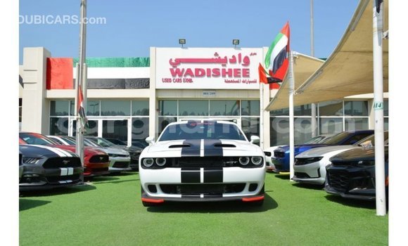 Ra Imported Dodge Challenger funfun Ọkọ̀ in Import - Dubai ni Ashanti Ra Imported Dodge Challenger funfun Ọkọ̀ in Import - Dubai ni Ashanti