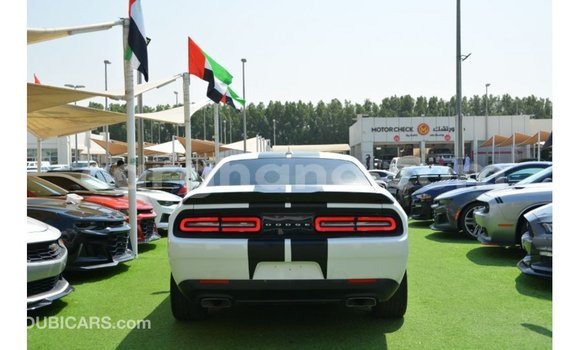 Ra Imported Dodge Challenger funfun Ọkọ̀ in Import - Dubai ni Ashanti Ra Imported Dodge Challenger funfun Ọkọ̀ in Import - Dubai ni Ashanti