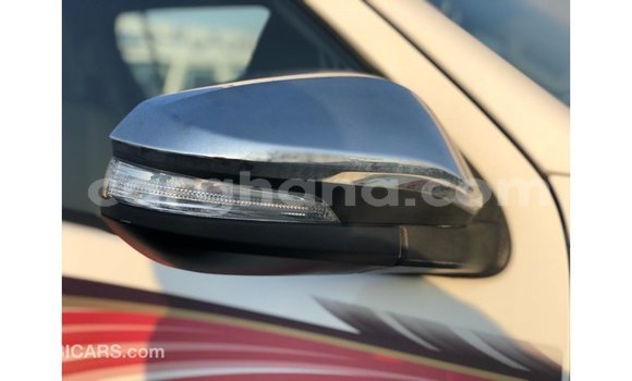 Ra Imported Toyota Hilux funfun Ọkọ̀ in Import - Dubai ni Ashanti Ra Imported Toyota Hilux funfun Ọkọ̀ in Import - Dubai ni Ashanti