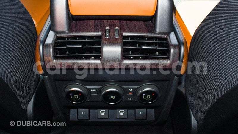 Big with watermark land rover defender ashanti import dubai 57200