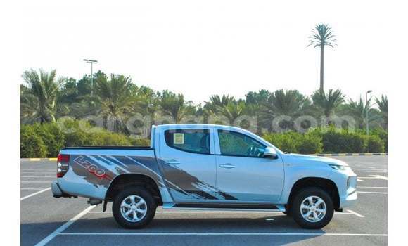 Ra Imported Mitsubishi L200 funfun Ọkọ̀ in Import - Dubai ni Ashanti Ra Imported Mitsubishi L200 funfun Ọkọ̀ in Import - Dubai ni Ashanti