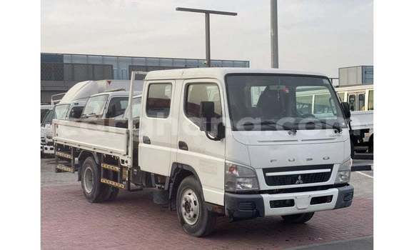 Buy Import Mitsubishi Carisma White Car in Import - Dubai in Ashanti Buy Import Mitsubishi Carisma White Car in Import - Dubai in Ashanti