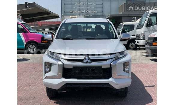 Sayi Imported Mitsubishi L200 White Mota in Import - Dubai a Ashanti Sayi Imported Mitsubishi L200 White Mota in Import - Dubai a Ashanti