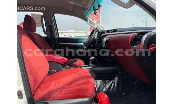 Ra Imported Toyota Hilux funfun Ọkọ̀ in Import - Dubai ni Ashanti Ra Imported Toyota Hilux funfun Ọkọ̀ in Import - Dubai ni Ashanti