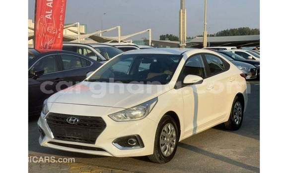 Ra Imported Hyundai Accent funfun Ọkọ̀ in Import - Dubai ni Ashanti Ra Imported Hyundai Accent funfun Ọkọ̀ in Import - Dubai ni Ashanti