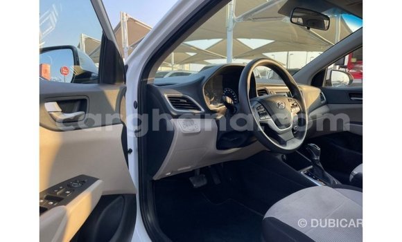 Ra Imported Hyundai Accent funfun Ọkọ̀ in Import - Dubai ni Ashanti Ra Imported Hyundai Accent funfun Ọkọ̀ in Import - Dubai ni Ashanti