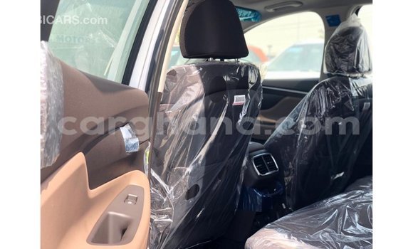 Buy Import Hyundai Santa Fe White Car in Import - Dubai in Ashanti Buy Import Hyundai Santa Fe White Car in Import - Dubai in Ashanti